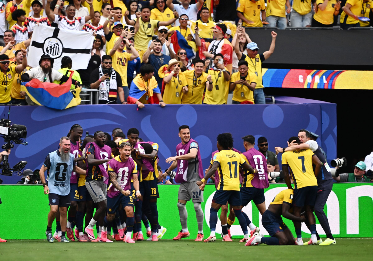 Ecuador quật ngã Đức, lách khe cửa hẹp vào vòng knock-out - hình ảnh - playgg88.vip
