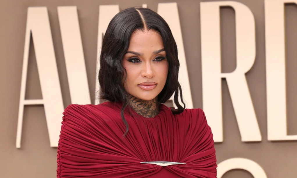 Ca sĩ Mỹ Kehlani tỏa sáng với thiết kế của NTK Việt tại lễ trao giải BET 2026 - hình ảnh - playgg88.vip