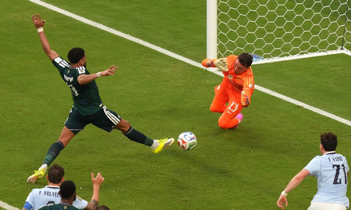 Arab Saudi 1-0 Uruguay (H2): Cột dọc cứu thua – Cơ hội vàng cho dân cá cược bóng đá online - hình ảnh - playgg88.vip Arab Saudi 1-0 Uruguay (H2): Cột dọc cứu thua – Cơ hội vàng cho dân cá cược bóng đá online - hình ảnh - playgg88.vip