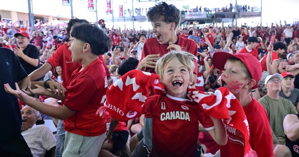CĐV Canada mở hội sau chiến thắng lịch sử tại World Cup - hình ảnh - playgg88.vip