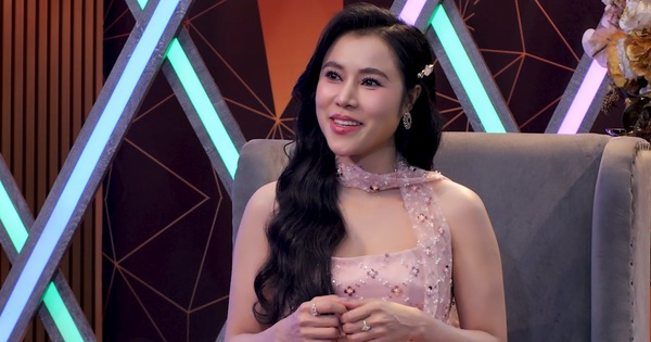Ca sĩ Hồng Gấm tuổi 33: Kín tiếng sau ánh hào quang, vẫn cháy hết mình với bolero - hình ảnh - playgg88.vip