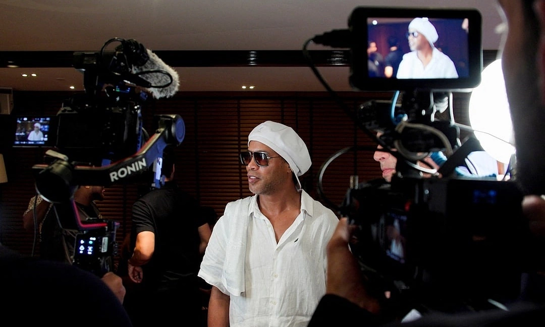 Ronaldinho trở lại sân cỏ ở tuổi 46: Huyền thoại Brazil ký hợp đồng với CLB Italy - hình ảnh - playgg88.vip