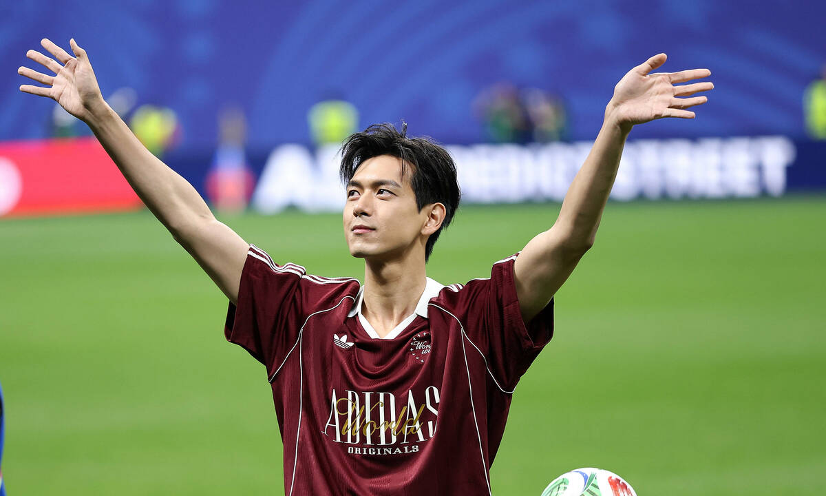 Tài tử Lý Hiện gây sốt trên sân bóng World Cup: góc nhìn mới cho người chơi Việt - hình ảnh - playgg88.vip