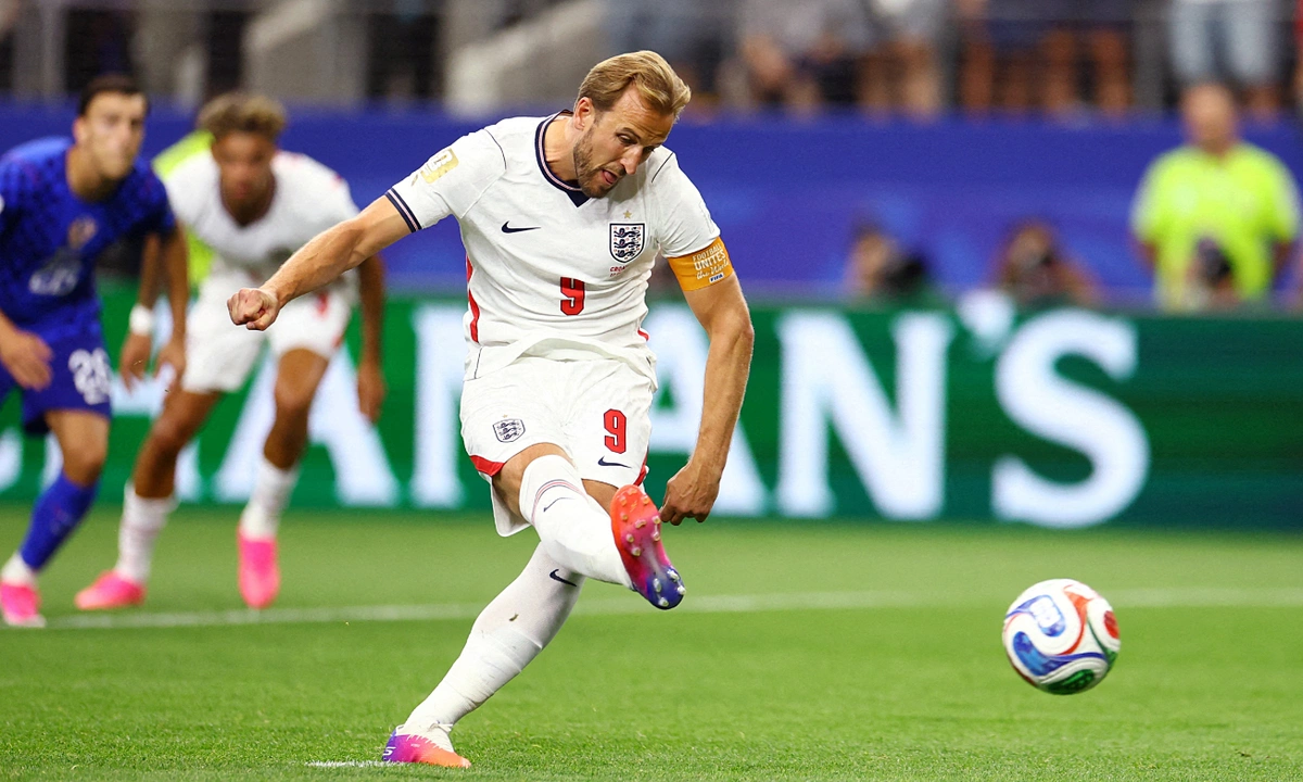 Boateng Kêu Gọi FIFA Cấm Cách Đá Phạt Đền ‘Gây Tranh Cãi’ Của Harry Kane - hình ảnh - playgg88.vip