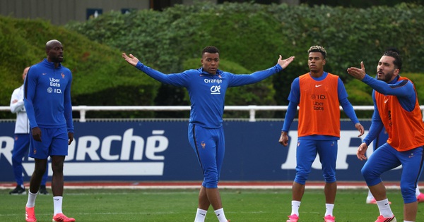 ‘Biến căng’ bao trùm đội tuyển Pháp, Mbappe bất mãn rời sân tập - hình ảnh - playgg88.vip