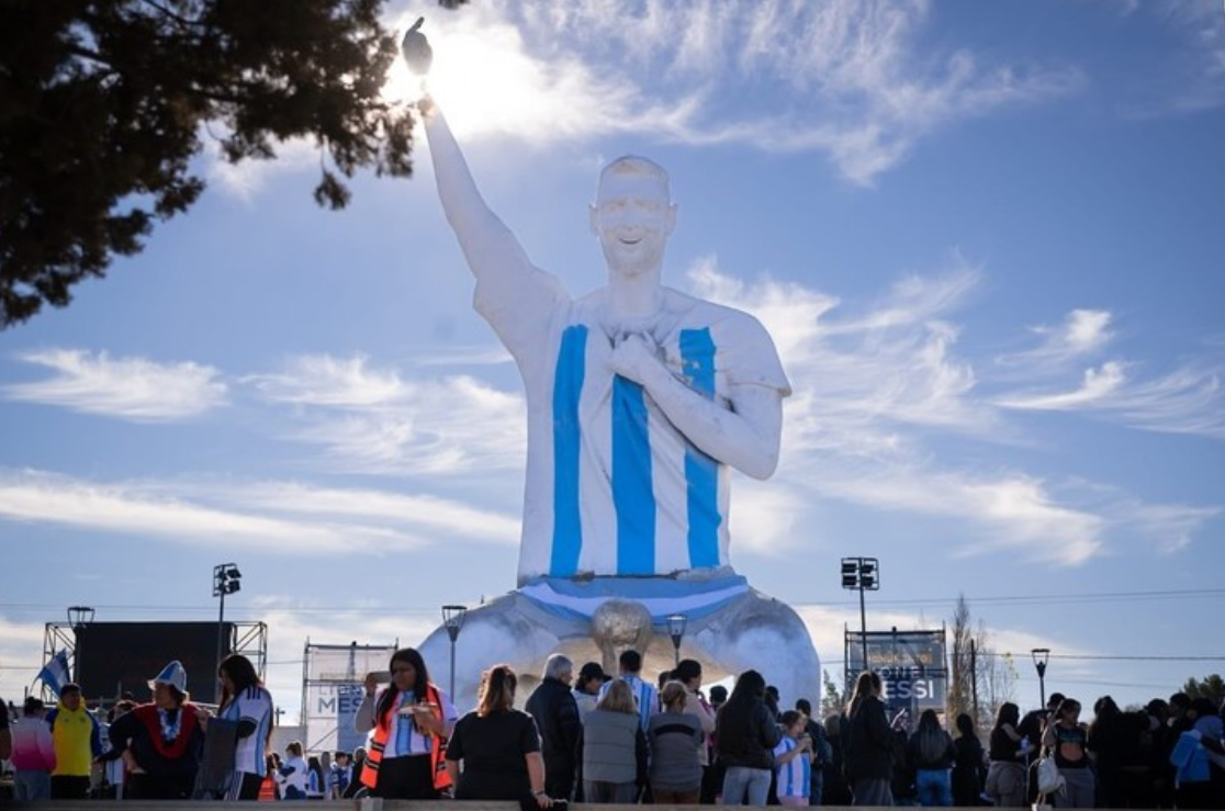 Argentina khánh thành tượng Messi cao 26 mét: góc nhìn mới cho người chơi Việt - hình ảnh - playgg88.vip