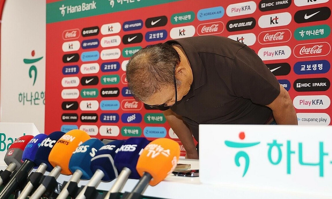 Ông Park cúi đầu xin lỗi sau thất bại của Hàn Quốc tại World Cup 2026 - hình ảnh - playgg88.vip