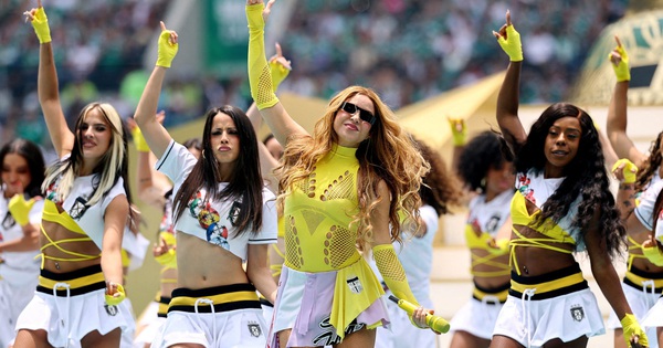Shakira nhảy múa ăn mừng khi Colombia có vé đi tiếp, vì sao Ronaldo phải lo? - hình ảnh - playgg88.vip