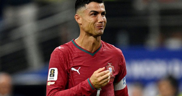 Ronaldo bất ngờ có động thái gây tranh cãi sau khi bị loại khỏi World Cup: góc nhìn mới cho người chơi Việt - hình ảnh - playgg88.vip