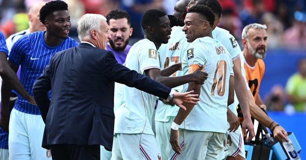 HLV Deschamps đi vào lịch sử World Cup: Mbappe – Dembele tái lập kỳ tích của Brazil: góc nhìn mới cho người chơi Việt - hình ảnh - playgg88.vip HLV Deschamps đi vào lịch sử World Cup: Mbappe – Dembele tái lập kỳ tích của Brazil: góc nhìn mới cho người chơi Việt - hình ảnh - playgg88.vip