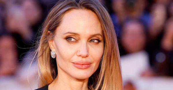 Angelina Jolie kiên quyết bảo vệ quyền riêng tư tài chính giữa tranh chấp với Brad Pitt - hình ảnh - playgg88.vip Angelina Jolie kiên quyết bảo vệ quyền riêng tư tài chính giữa tranh chấp với Brad Pitt - hình ảnh - playgg88.vip
