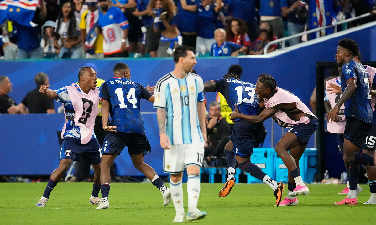 Henry và Ibrahimovic kêu gọi FIFA trao cup cho Cape Verde - hình ảnh - playgg88.vip Henry và Ibrahimovic kêu gọi FIFA trao cup cho Cape Verde - hình ảnh - playgg88.vip