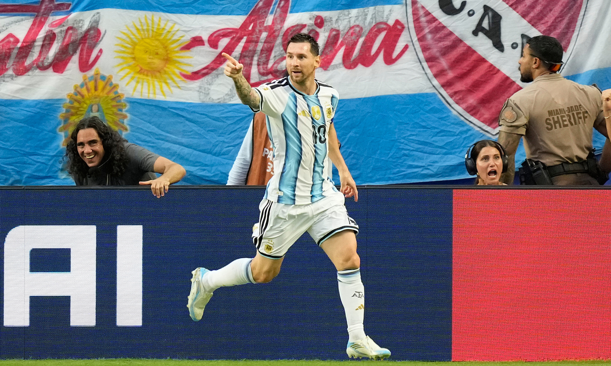 GG88 cược bóng đá: Messi lập kỷ lục World Cup, Argentina vượt Cape Verde đầy kịch tính - hình ảnh - playgg88.vip GG88 cược bóng đá: Messi lập kỷ lục World Cup, Argentina vượt Cape Verde đầy kịch tính - hình ảnh - playgg88.vip